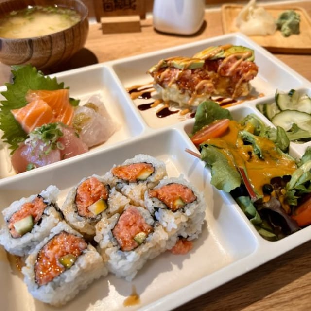 Tatsuki Lunch Box.